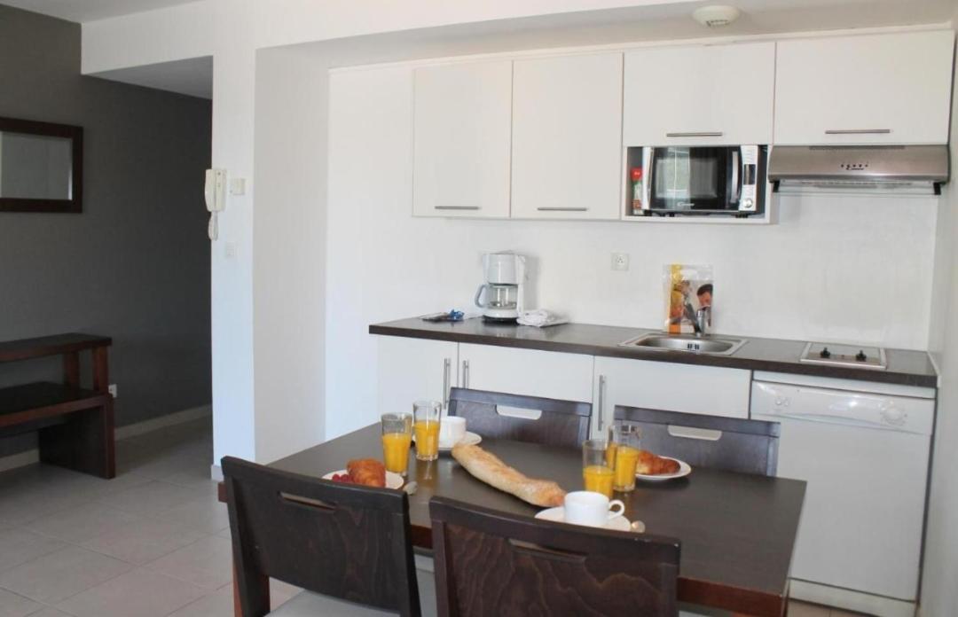 Apartment In Niza Exterior foto