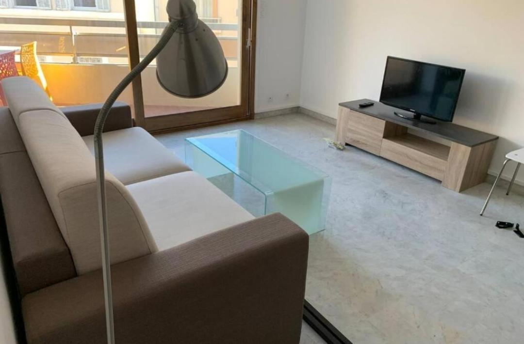 Apartment In Niza Exterior foto